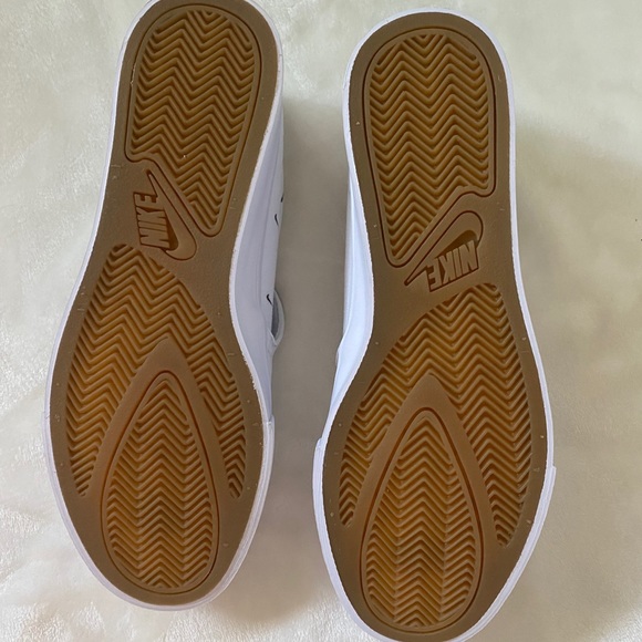 Women’s New Nike Slip-On sz9 - Picture 5 of 5